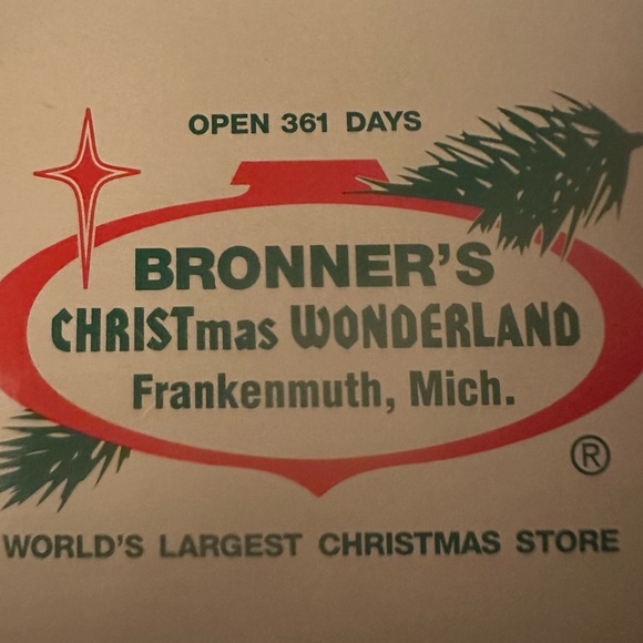 Exquisite Handpainted Glass Ornament Snow Scene BRONNER'S CHRISTmas WONDERLAND - Picture 13 of 16